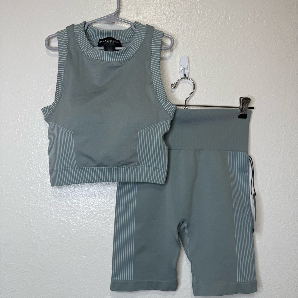 Bailey/44 Sport Set Grey Ribbed Cropped Tank and Matching Bike Shorts Size Small